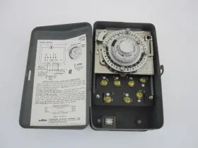 8025-00 AMF PARAGON Timer