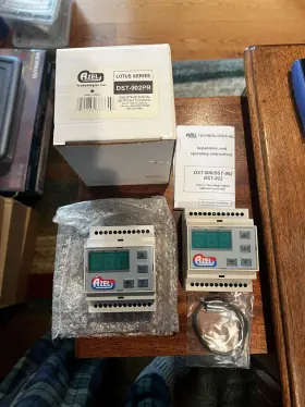 DST-902PR AZEL Digital Setpoint Controller Nos