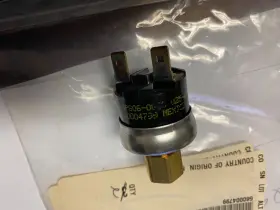 560004799 BEVCORE Pressure Switch