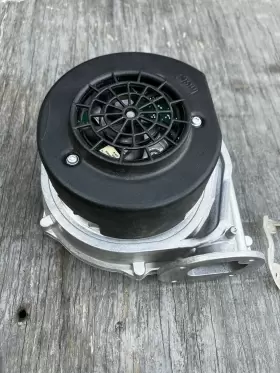 8707204071 BOSCH Water Heater Combustion Fan