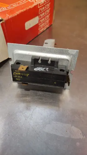 L59-3B-A CAM STAT Furnace Limit Control Adj
