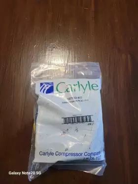 327533-402 CARRIER Comp Plug