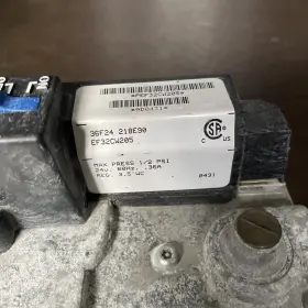 36F24-218E90 CARRIER BRYANT PAYNE WHITE RODGERS Furnace Gas #2