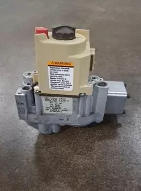 VR8200H1228 CARRIER Gas Valve Volt Slow