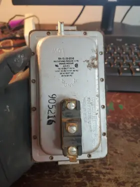 RH-15-05-DO-8 COLUMBUS ELECTRIC Air Pressure Sensing Switch
