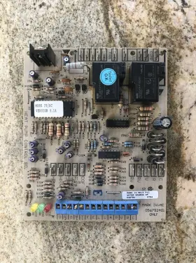 056792401 DAIKIN-MCQUAY Iv Ac Control Board