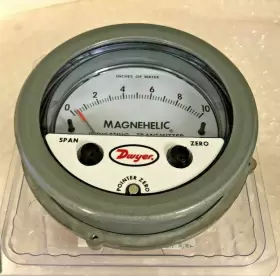 A3003-C35AD-01DCVN DWYER Photohelic Switch Water Pressure #2