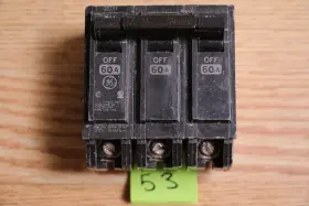 RV-2937 GE General Electric Thql Breaker Common Trip