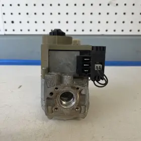 18M6501 HONEYWELL Furnace Gas Valve Lennox #2