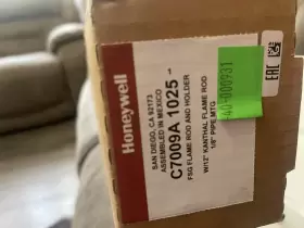 C7009A HONEYWELL Fsg Flame Rod Holder #2