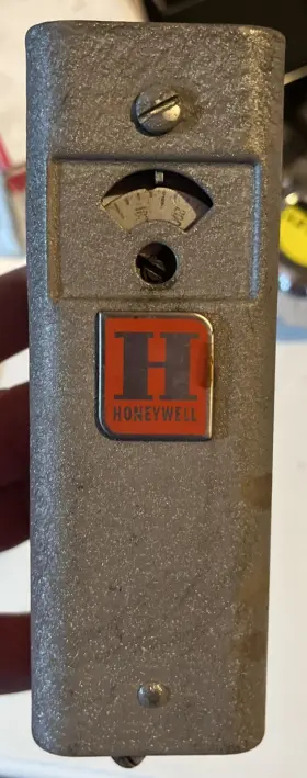 L40006A HONEYWELL Aquastat Boiler Control Wire Heater