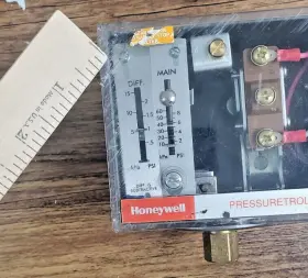 L404F1367 HONEYWELL Pressure Controller #2
