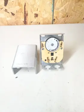 L4064T1525 HONEYWELL Lennox Fan Limit Control