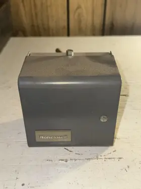 L4081B1047 HONEYWELL High Limit Circulator Aquastat