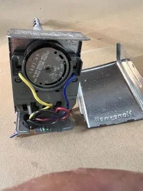 L6064A1276 HONEYWELL Combination Fan Limit Control #3