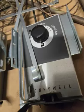 LP916B1108 HONEYWELL Winter Air Thermostat #3