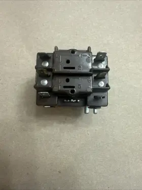 R8222U1063 HONEYWELL Switching Relay Vac Coil #2