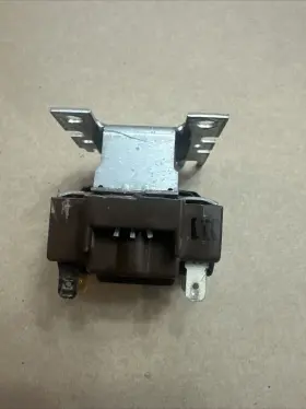 R8222U1063 HONEYWELL Switching Relay Vac Coil #3