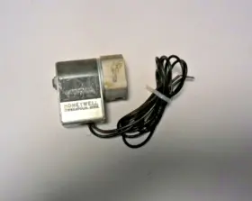 V4046B1007 HONEYWELL Magnetic Oil Valve