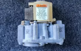 VR8205H8016 HONEYWELL Furnace Gas Control Valve #2