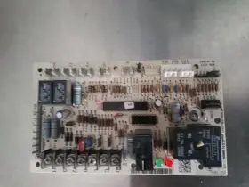 100135-05 LENNOX Allied Armstrong Ducane Control Board