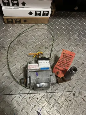 7C1-C6F-019 LENNOX Robertshaw Pulse Gas Valve