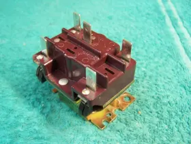 R8222B LENNOX HONEYWELL Relay Coil Spdt