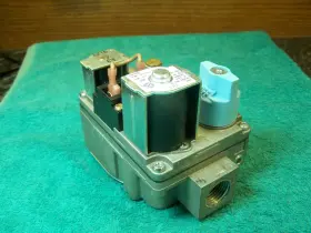 36E32201 LENNOX PULSE Rodgers Nat Gas Valve #3