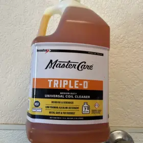 885-647 MASTER Diverstech Carevtriple Coil Cleaner Gallon