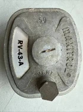 RV43A MAXITROL Regulator
