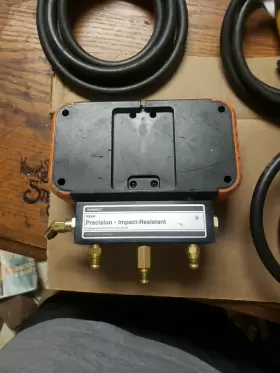 N2A4 NAVAC Manifold Gauge Body #2