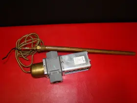 V46AD-1 PENN/JOHNSON CONTROLS Temperature Water Valve Probe
