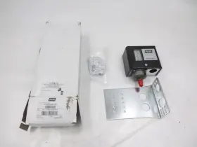 P170AB-12C PENN Micro Set Suction Pressure Control