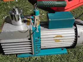 RL-8-110-115V-50-60H REFCO Functional Vacuum Pump #3
