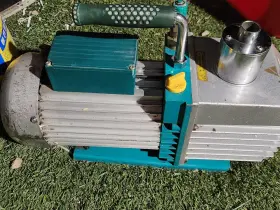 RL-8-110-115V-50-60H REFCO Functional Vacuum Pump