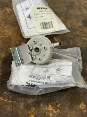 RZ195316 REZNOR Honeywell Tdi Heating Pressure Switch Kit #2