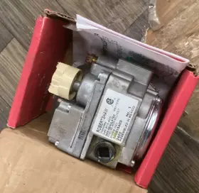 700-503 ROBERTSHAW Millivolt Combination Gas Valve