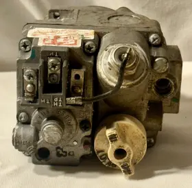 7000BMVR ROBERTSHAW Millivolt Natural Gas Valve Fryer #2