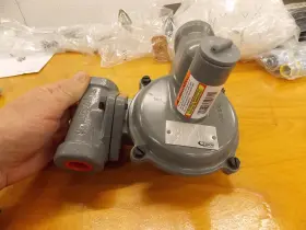 B42R ROOTS Natural Gas Regulator Npt Iwc