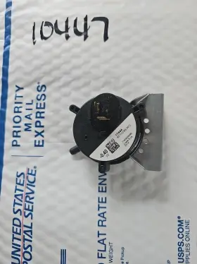 02427632001 SOURCE 1 Air Pressure Switch