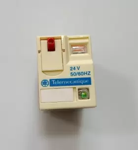 RXM3AB2B7 TELEMECANIQUE Miniature Plug Relay #2