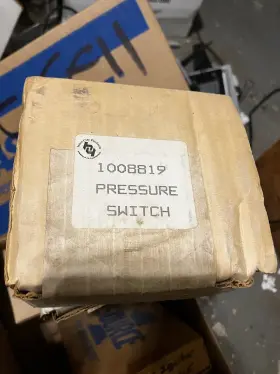 1008819 TEMPSTAR Heil Pressure Switch Box