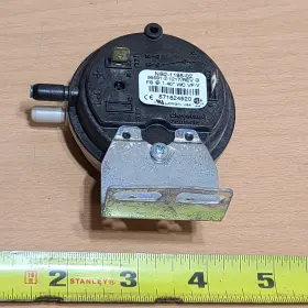 571624520 WEIL MCLAIN Air Pressure Switch Cleveland