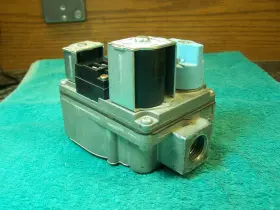 36E93-304 WHITE RODGERS Gas Valve #3