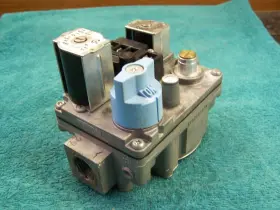 58GS301273702 WHITE RODGERS CARRIER BRYANT PAYNE Gas Valve