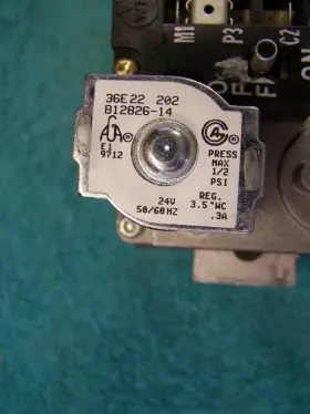36E22 WHITE RODGERS GOODMAN Gas Valve #3