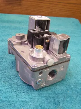 36E22 WHITE RODGERS GOODMAN Gas Valve