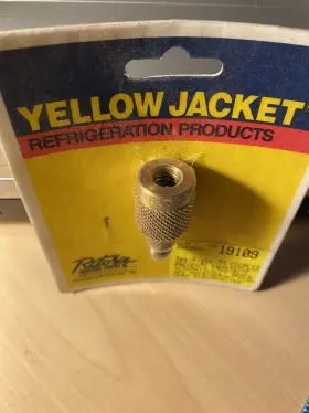 19109 YELLOW JACKET Anti Blowback Coupler Adapter Sealright #2
