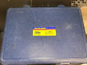 68813 YELLOW JACKET Scale