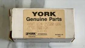 024-25500-000 YORK Switch Oil Level Float